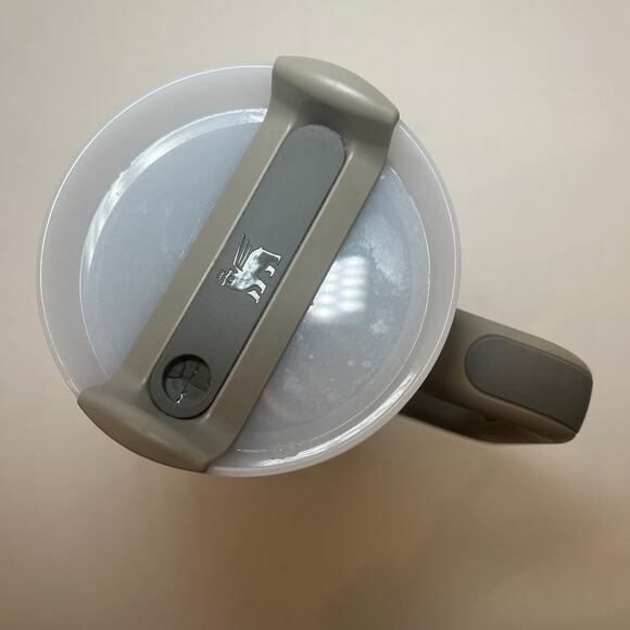 Stanley The Quencher H2.0 Flowstate Tumbler 40oz Stone Gray Water Bottle - Picture 4 of 7